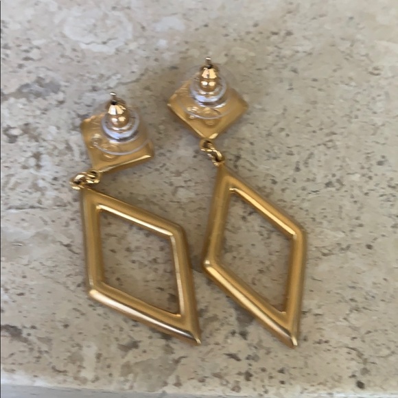 SWAROVSKI pierced earrings/w: light purple crystal - Picture 3 of 4